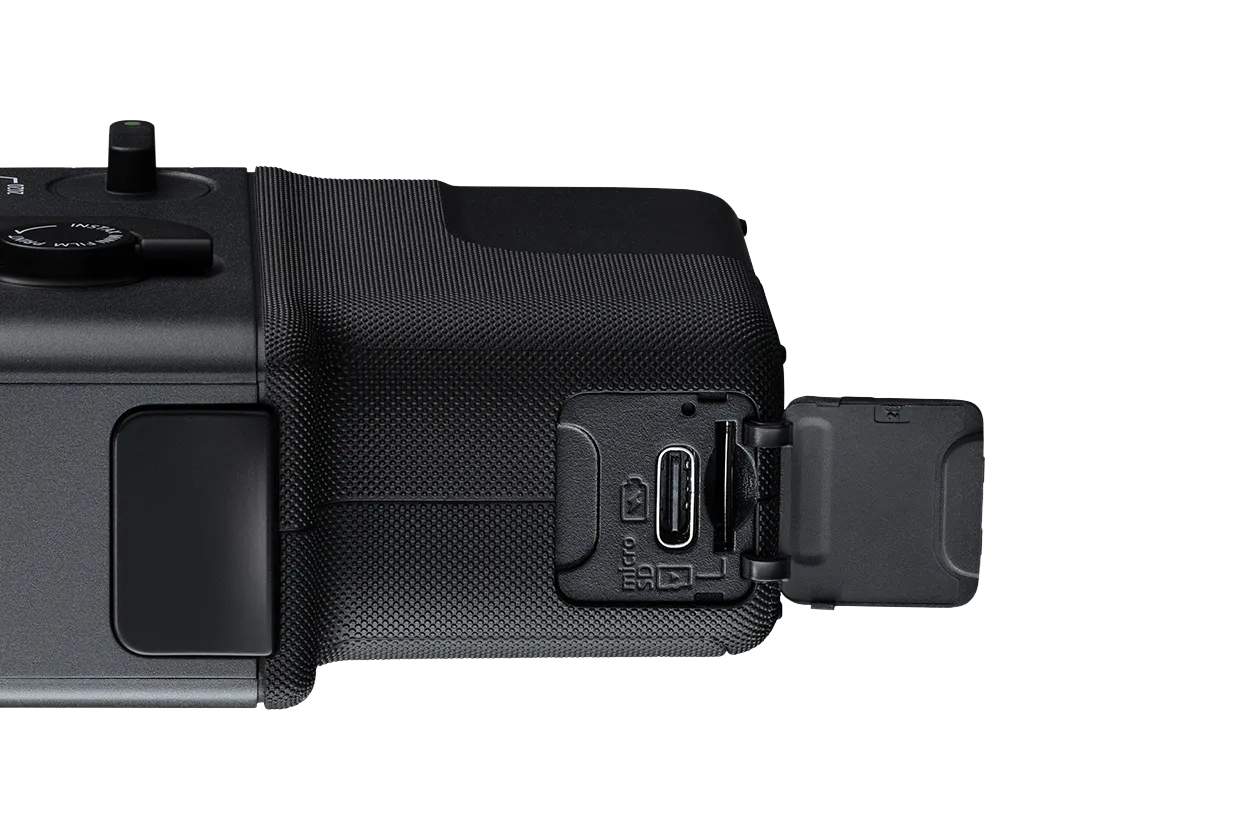 USB-C in vtičnica za mikro SD kartico